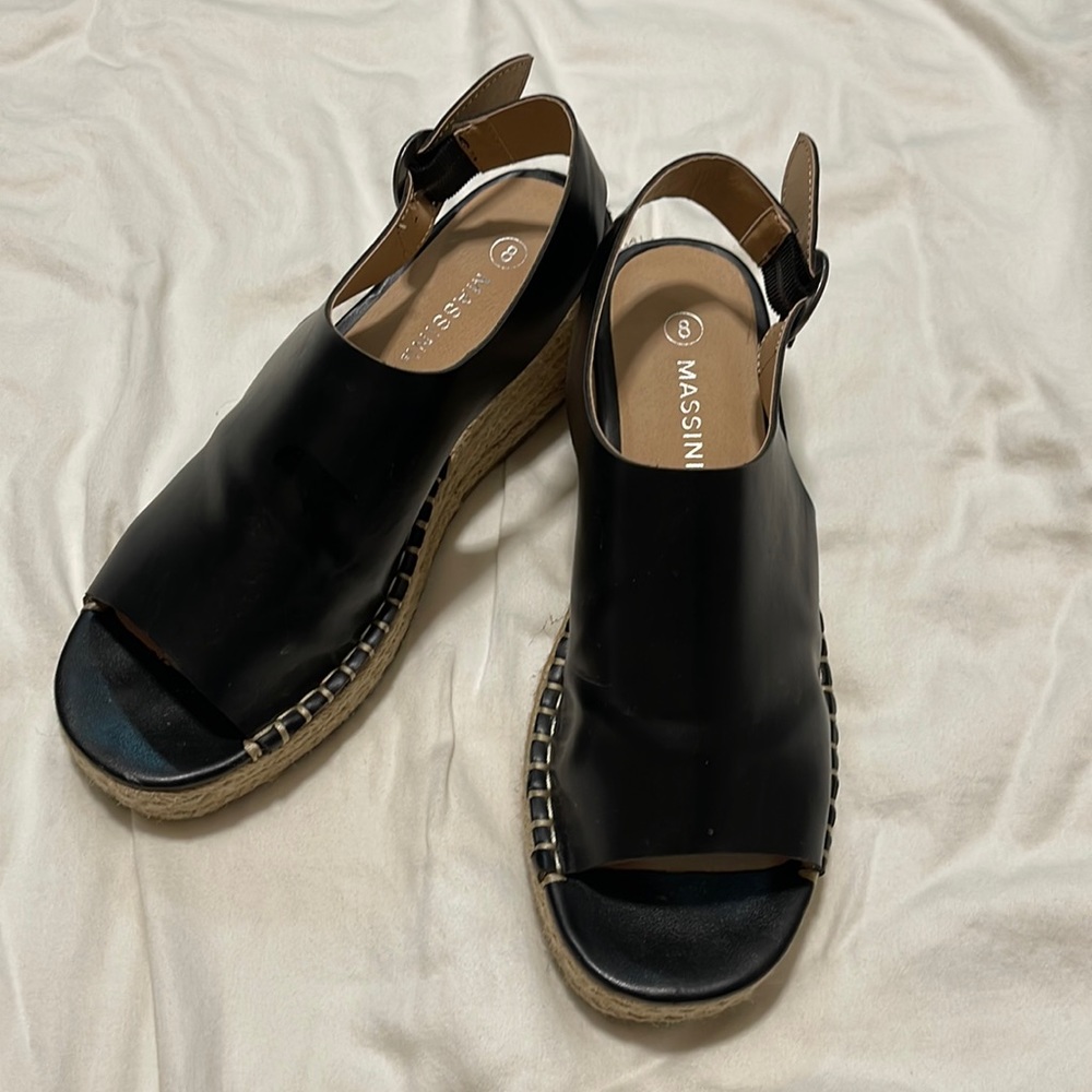 Black size 8 Massini wedges